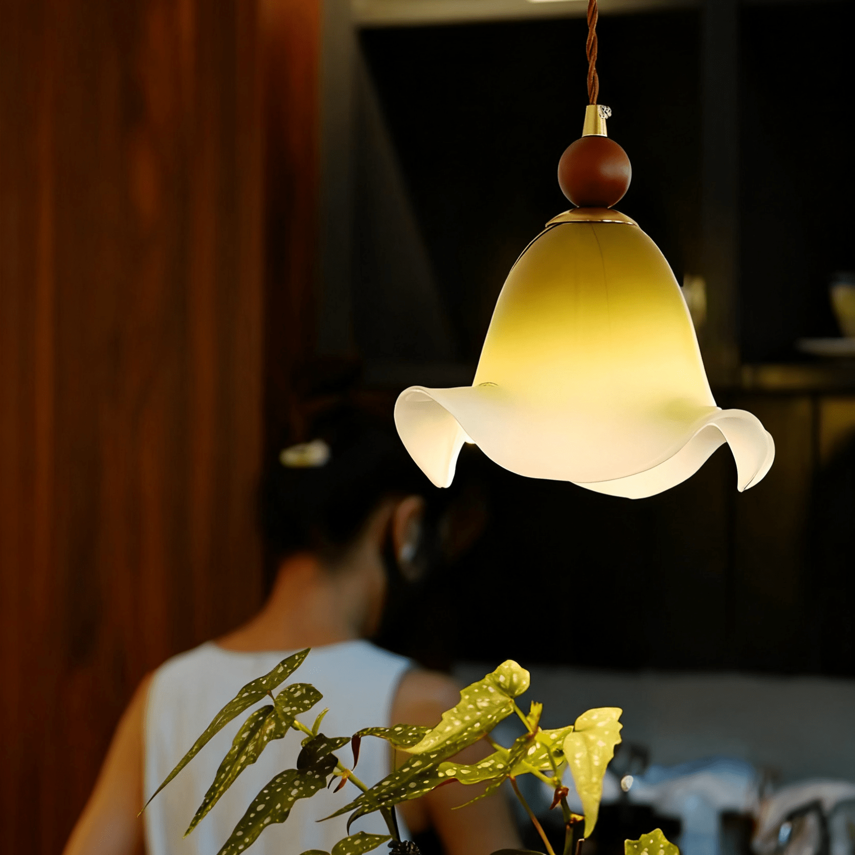 Gradient Petal Pendant Lamp