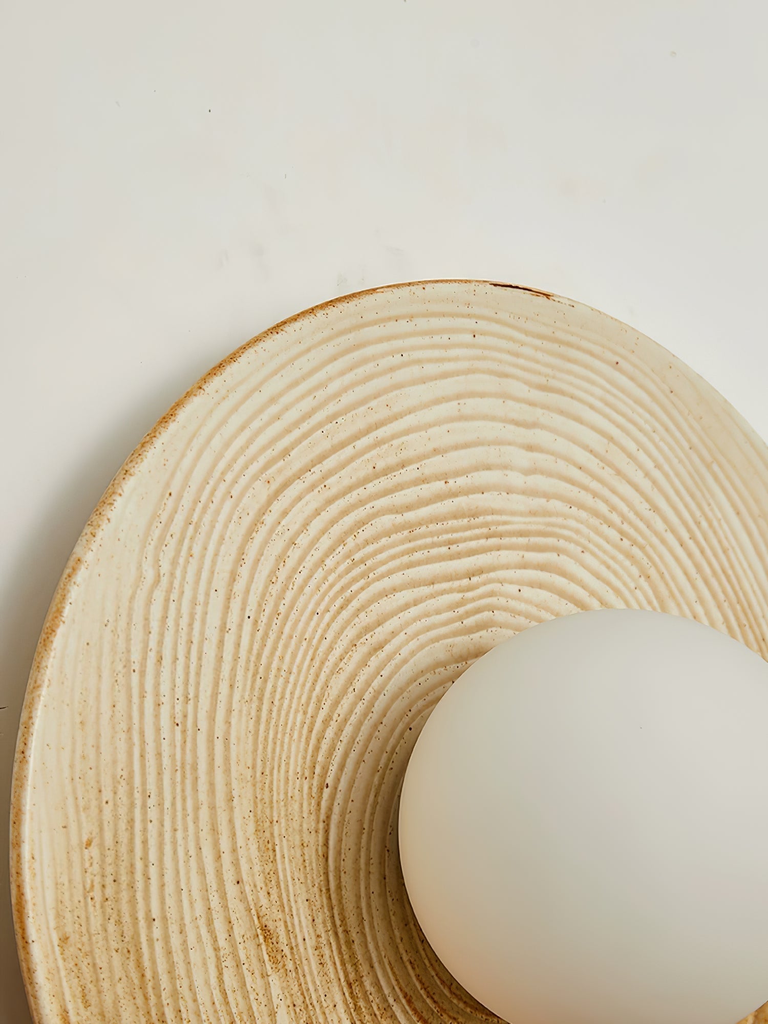 Ovalo Ceramic Sconce