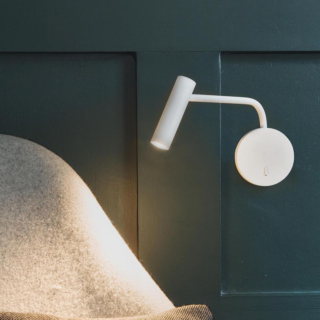 Black Simplicity LED Wall Lamp