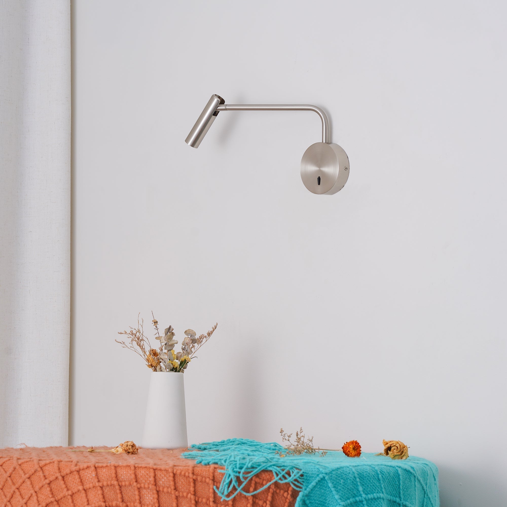 Black Simplicity LED Wall Lamp