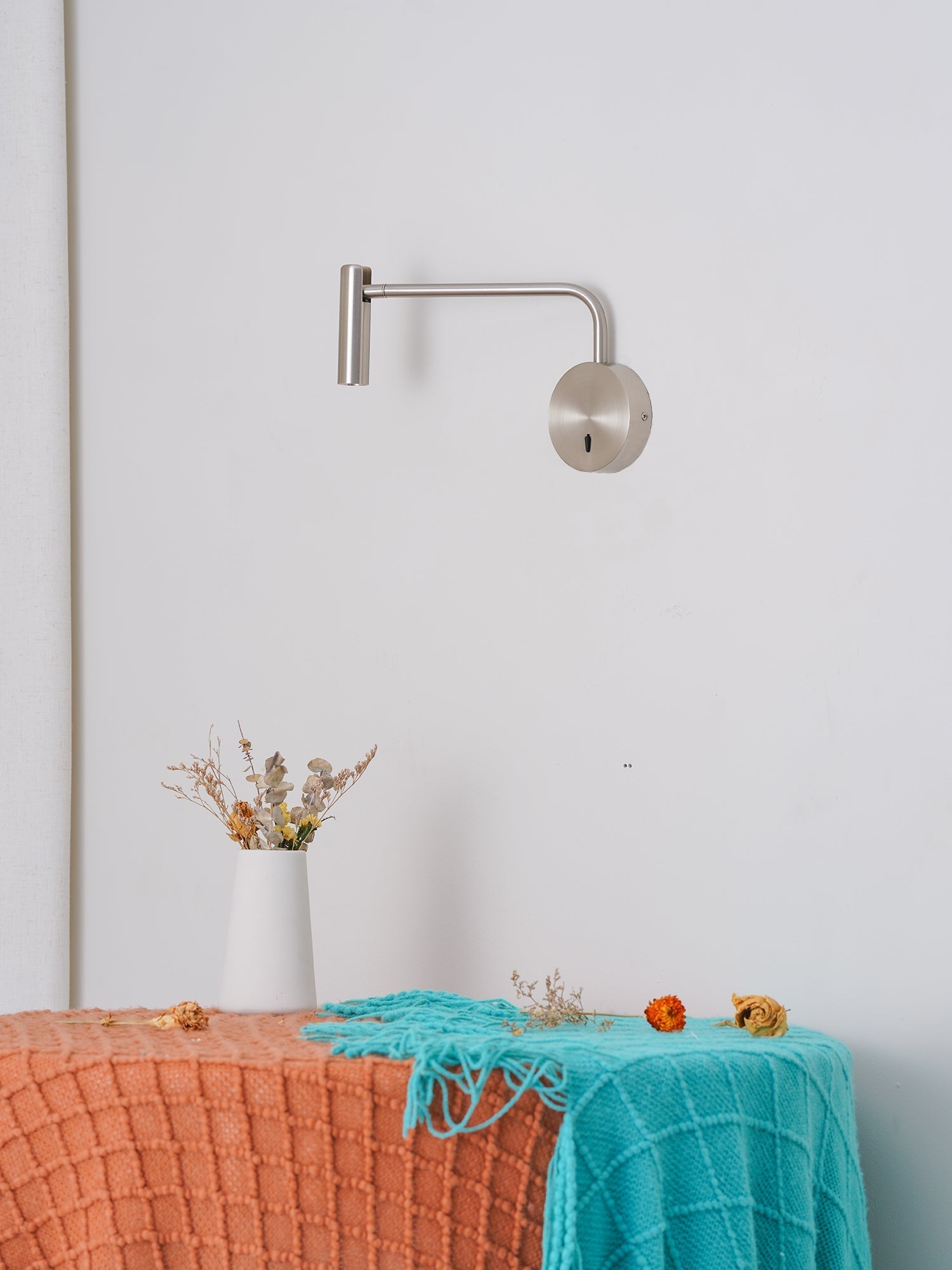 Black Simplicity LED Wall Lamp