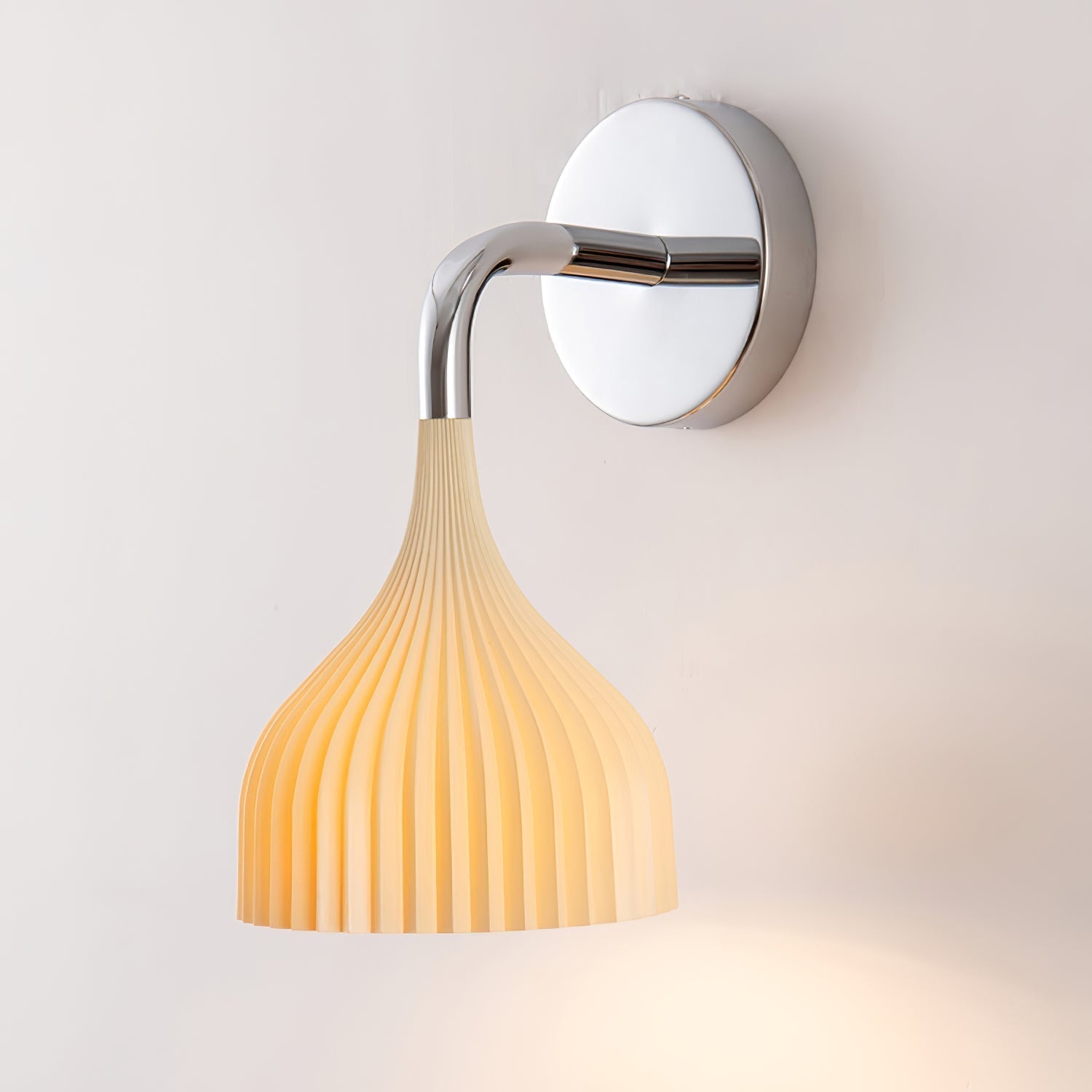 E Wall Lamp