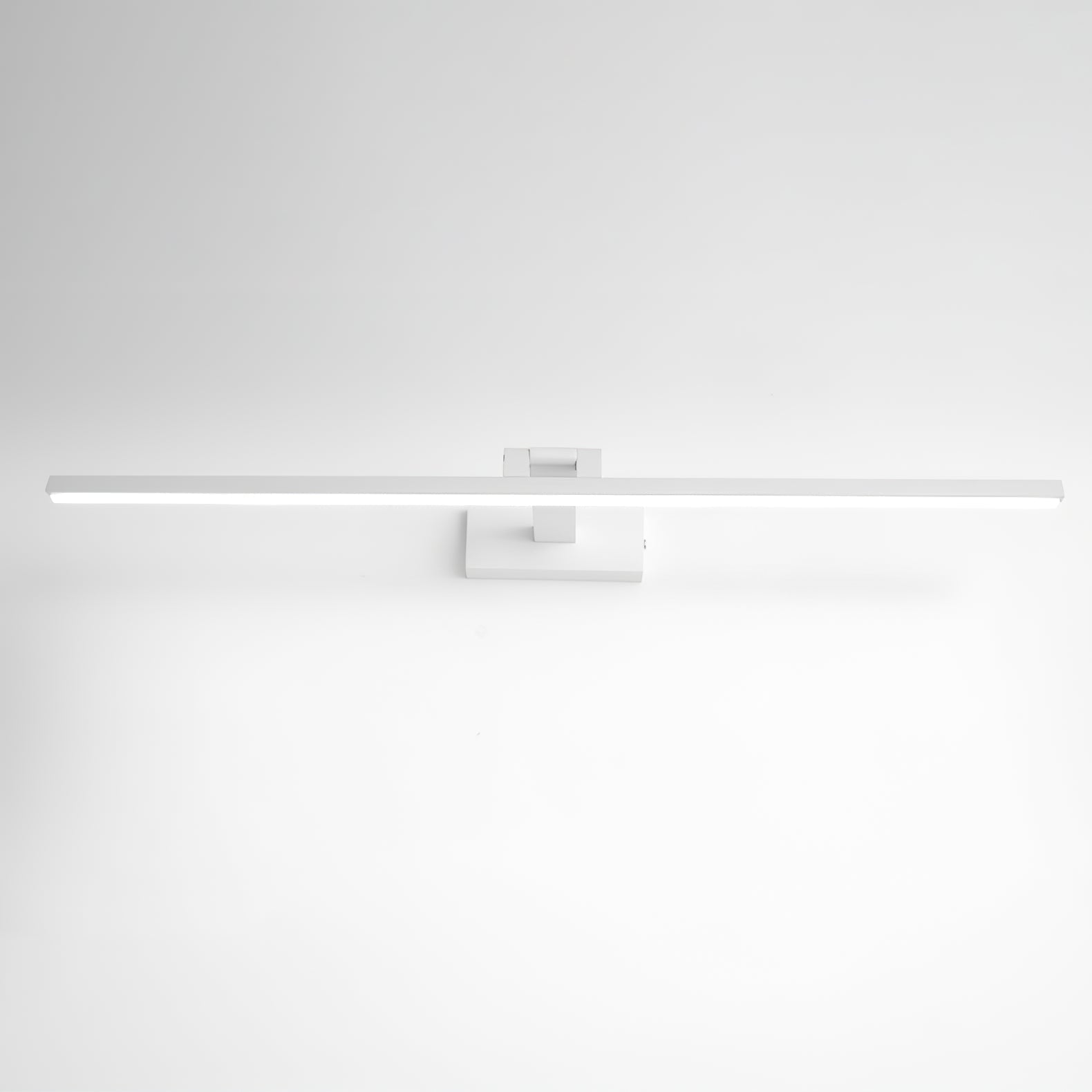 Linear Bathroom Wall Lamp