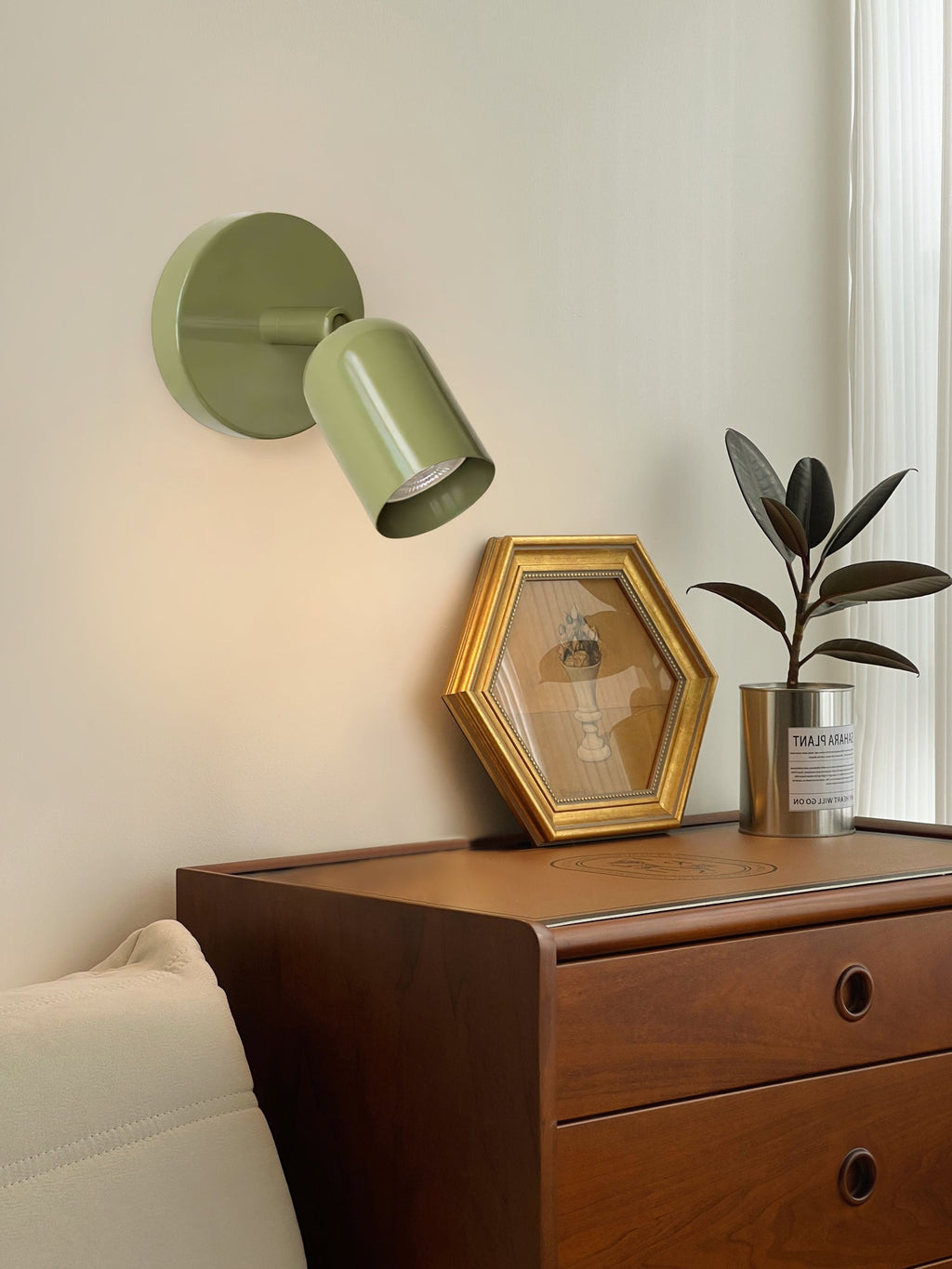 Prisma Adjustable Wall Lamp